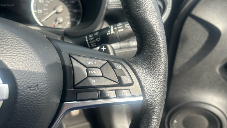 Nissan Juke 1.0 DiG-T N-Connecta 5dr DCT Petrol Hatchback